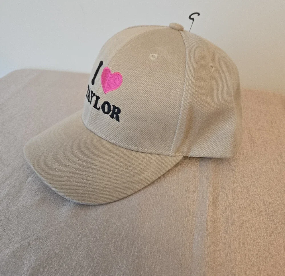 Beige “I ❤️ Taylor” Baseball Cap – Adjustable Strap